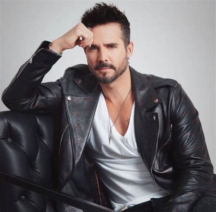 José Ron Net Worth, Age, Height, Bio, Birthday, Wiki!