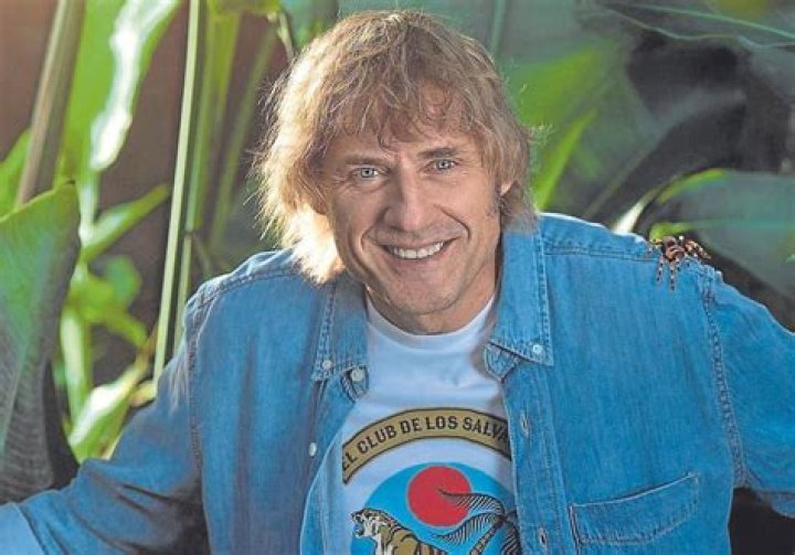 Julian Iantzi - Net Worth, Age, Height, Birthday, Bio, Wiki!