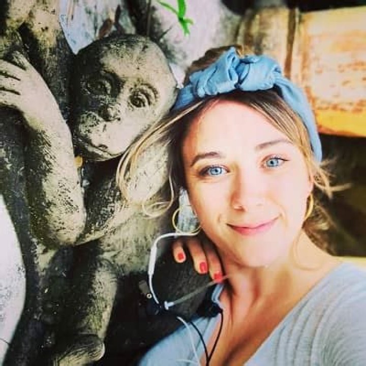 Julie Laplaca- Wiki, Age, Net worth, Husband, Family, Height