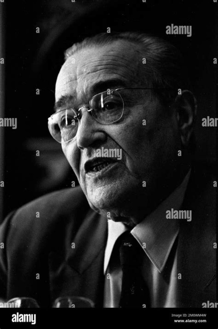 Fame | Julio Martínez (Argentine politician) net worth and salary income estimation Jan, 2024