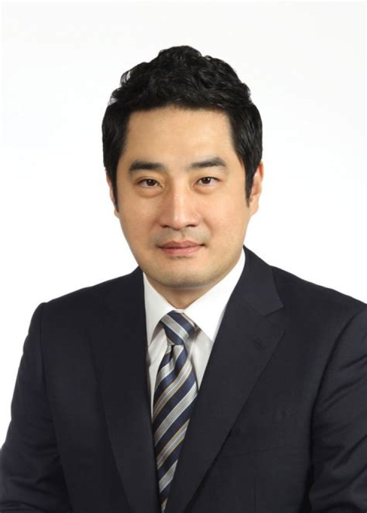 Kang Yong-suk
