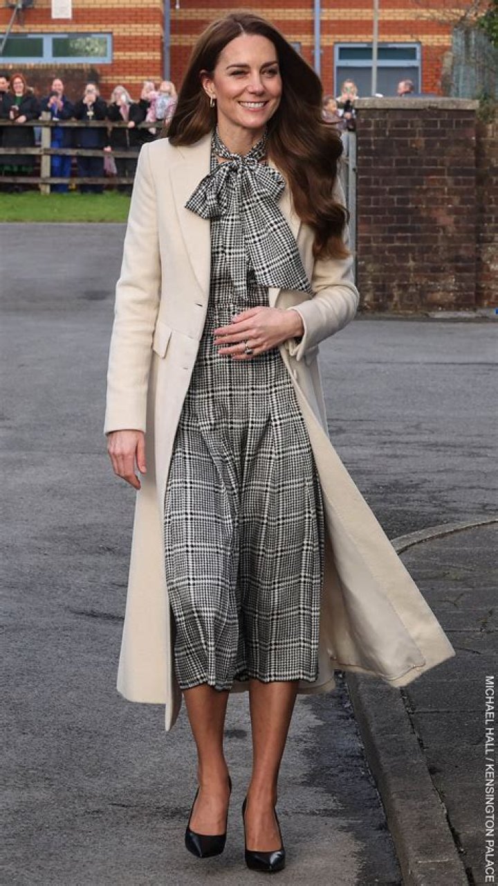 Kate Middleton Upskirt Wardrobe Malfunction Underwear Photos: First Baby Bump Public Appearance Pics Since Pregnancy Announcment