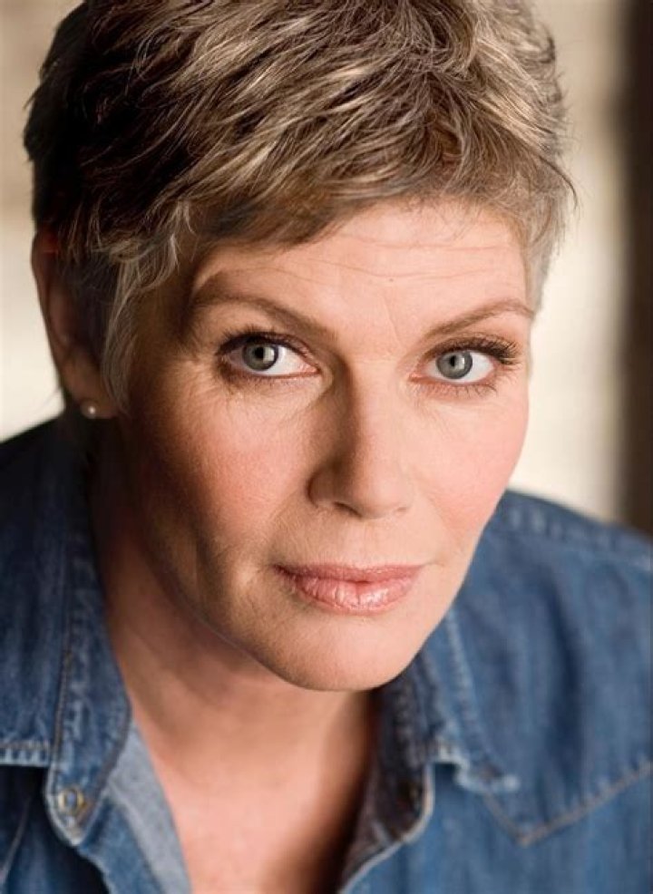 Kelly McGillis Biography: Age, Salary, Movies & TV Shows, Net Worth, Instagram, Husband, Wikipedia, Children, LGBTQ+