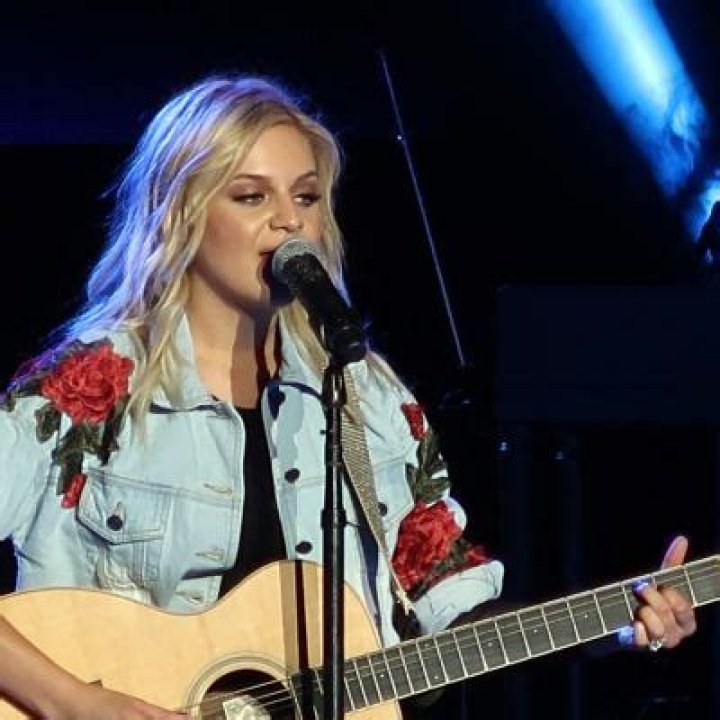 Kelsea Ballerini A Country Singer Nailed The Performance At CMA Fest 2022