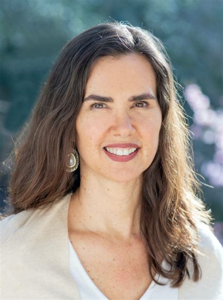 Fame | Kristin Neff net worth and salary income estimation Apr, 2024