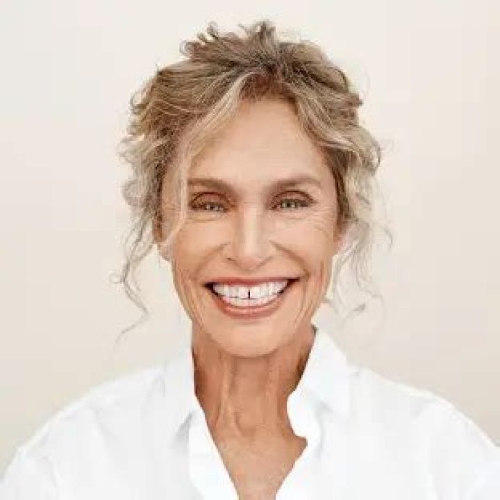 
Lauren Hutton- Age, Husband, Height, Net Worth, Career, Nationality	