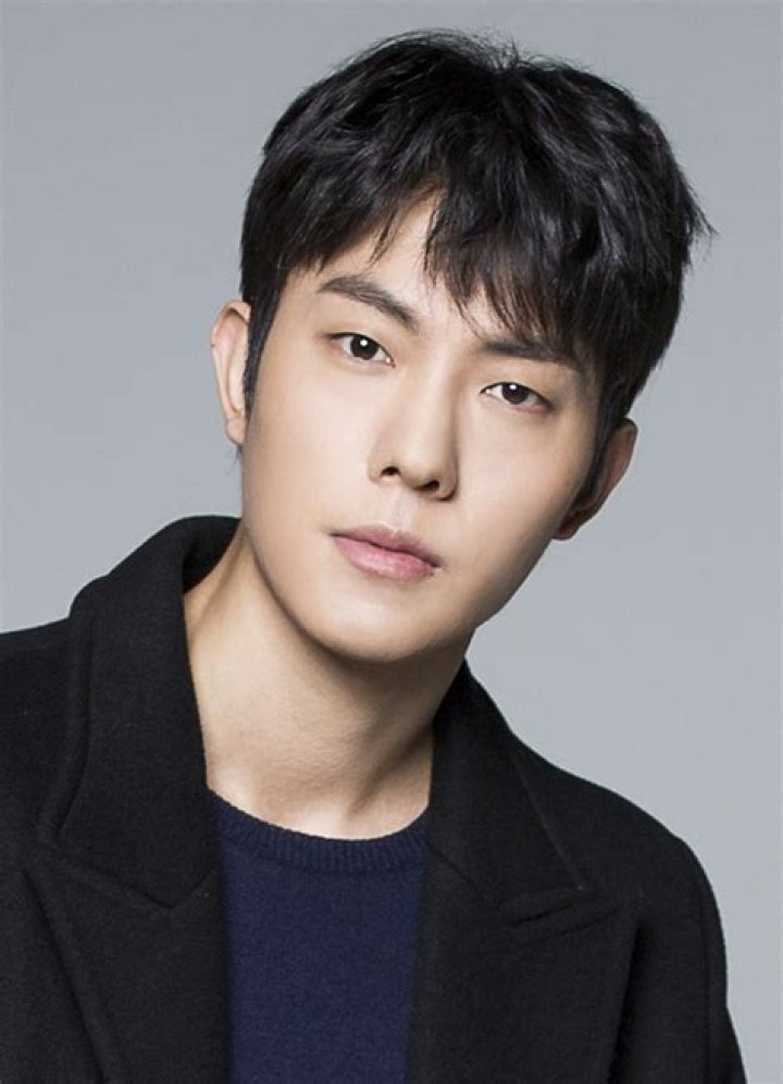 Lee Kang-min - Net Worth, Age, Height, Birthday, Bio, Wiki!