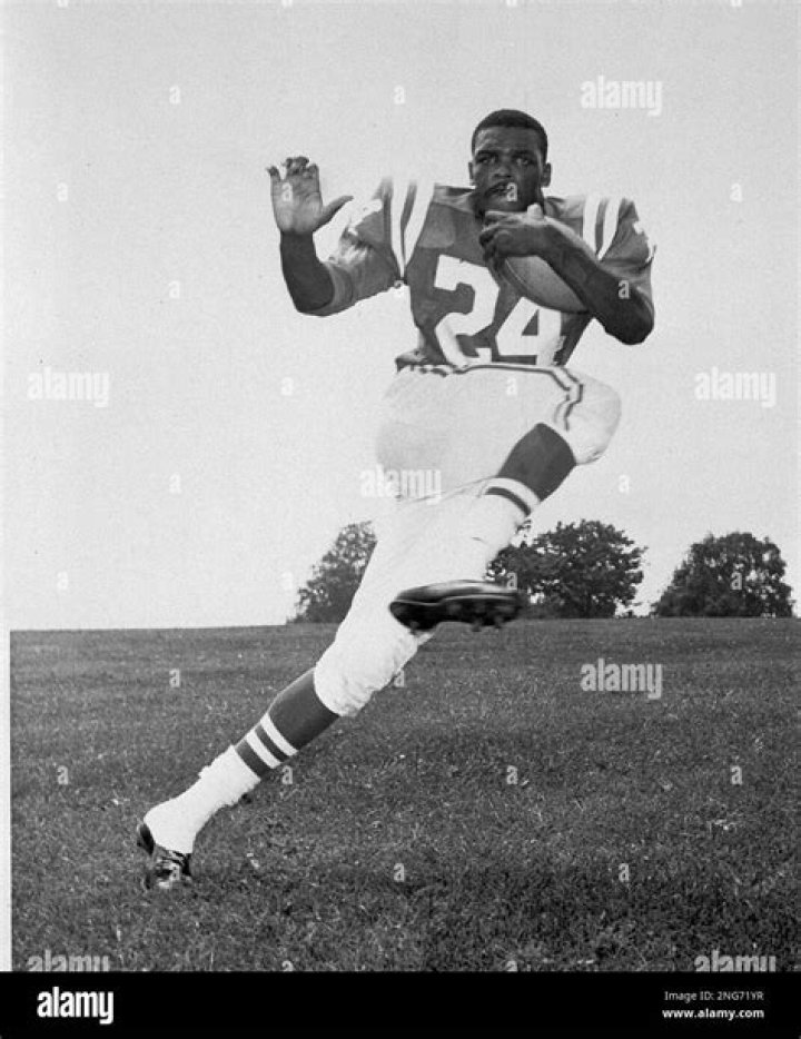 Fame | Lenny Moore net worth and salary income estimation Jan, 2024