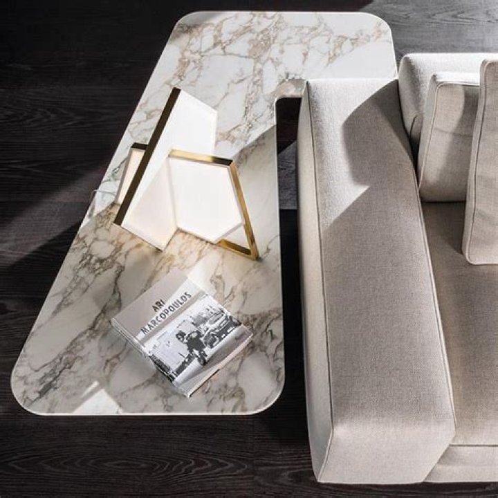 Lido shares new sexy, charming song "Corner Love"