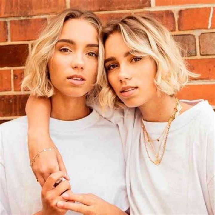 Lisa And Lena Net Worth, Age, Height, Bio, Birthday, Wiki!