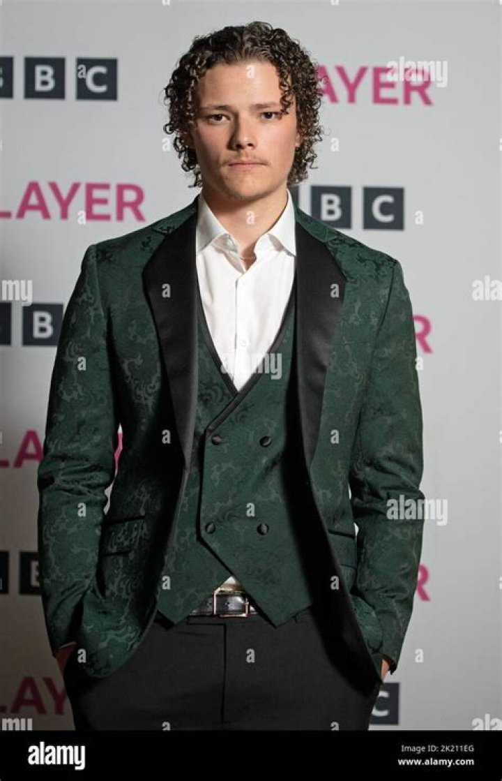 Louis Oliver - Net Worth, Age, Height, Birthday, Bio, Wiki!