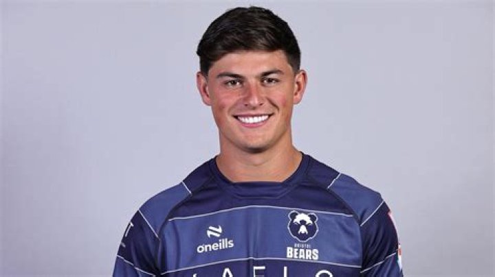 Fame | Louis Rees-Zammit net worth and salary income estimation Apr, 2024