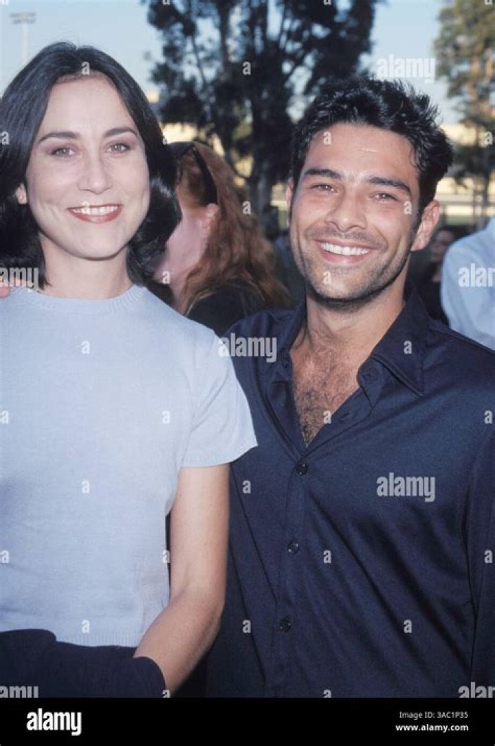 Lumi Cavazos Net Worth, Age, Height, Bio, Birthday, Wiki!