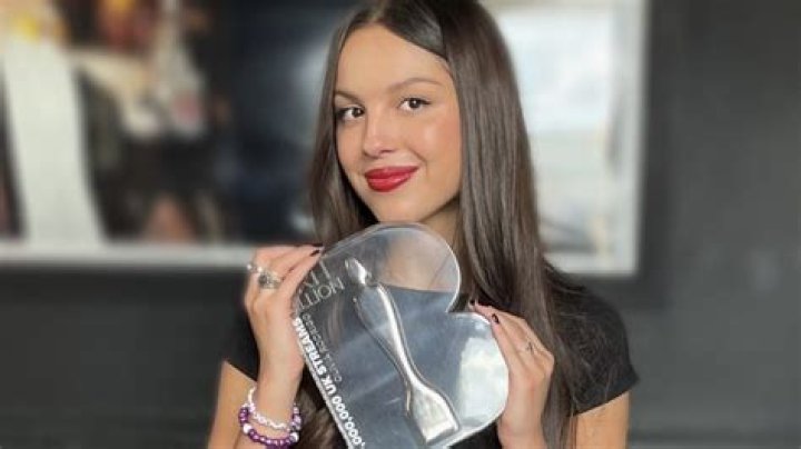 Mandinga Releases The Music Video For "Besame"