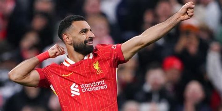 Mane Demands Salary Similar To That Of Teammate Mohamed Salah