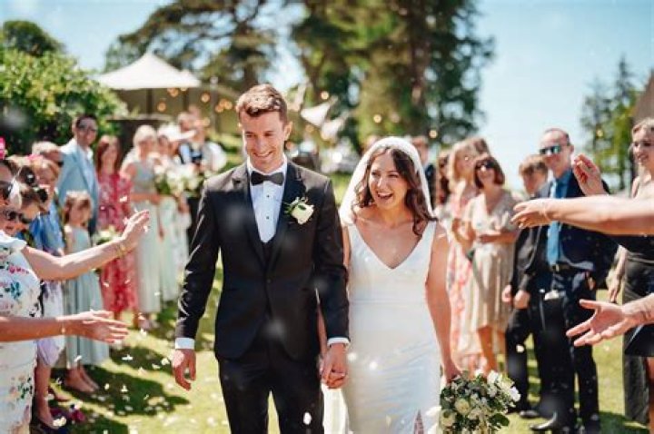 Manon Lloyd Net Worth, Age, Height, Bio, Birthday, Wiki!