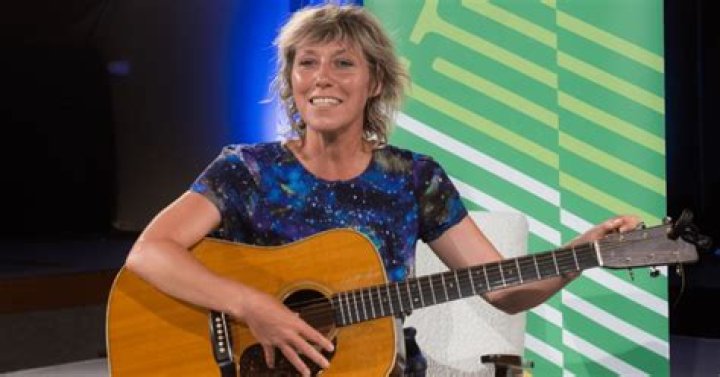 Fame | Martha Wainwright net worth and salary income estimation Jan, 2024