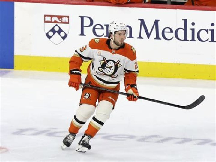 Mason McTavish- Wiki, Age, Height, Girlfriend, Net Worth, Ethnicity, Career