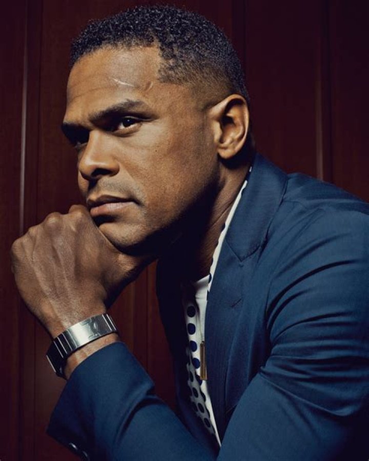 Maxwell Net Worth, Age, Height, Bio, Birthday, Wiki!