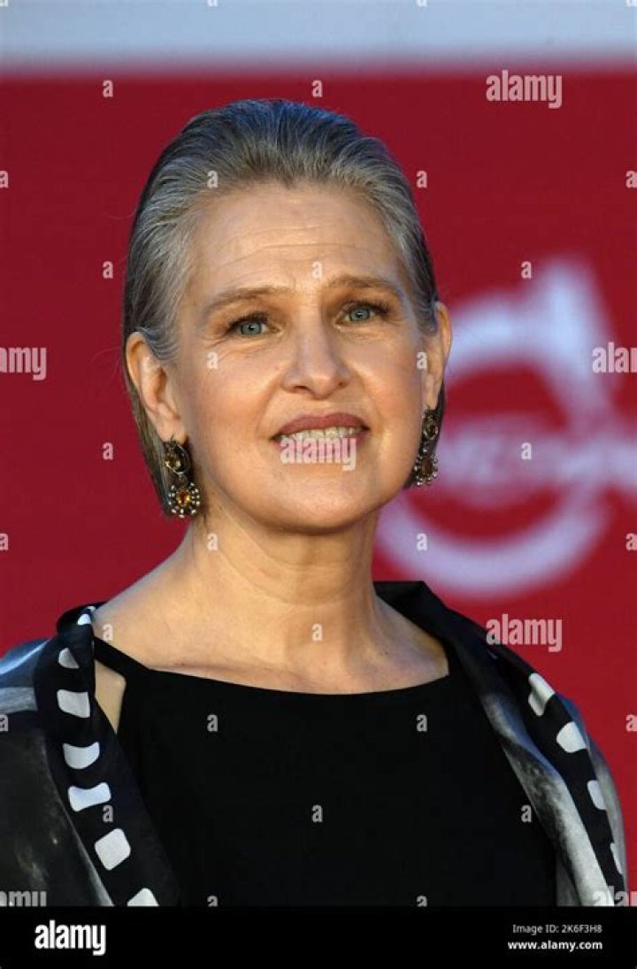 Fame | Melissa Newman net worth and salary income estimation Jan, 2024