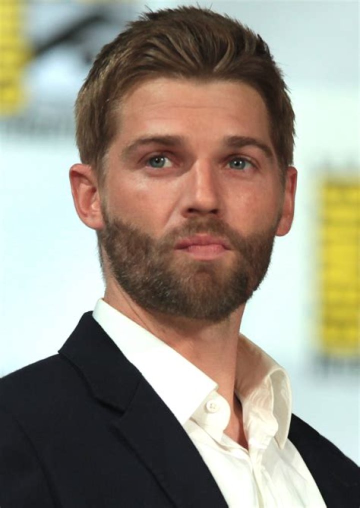 Mike Vogel Net Worth, Age, Height, Bio, Birthday, Wiki!