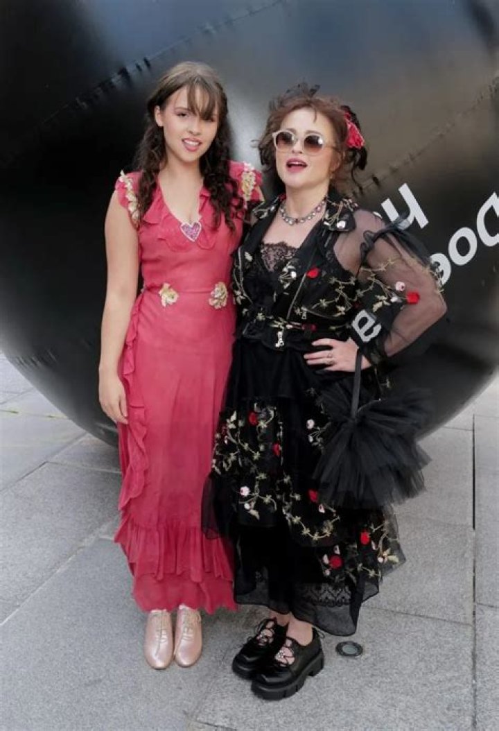 Nell Burton - Net Worth, Age, Height, Birthday, Bio, Wiki!