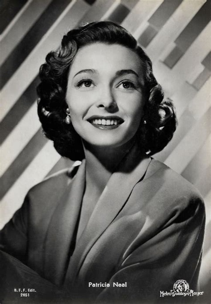 Patricia Neal - Net Worth, Age, Height, Birthday, Bio, Wiki!