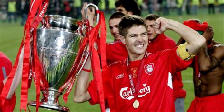 Players Pay Tribute to Steven Gerrard as He Announces Retirement