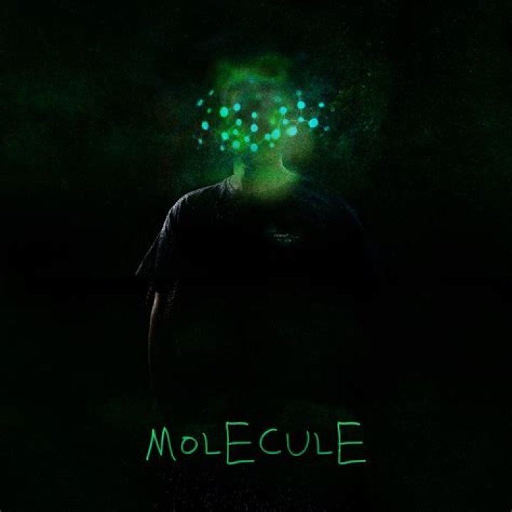 PREMIERE: Julian Cross shares new track 'Molecule'