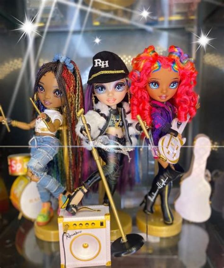 Rainbow Girl’s Boyfriend: Who is Rainbow Girl Dating?