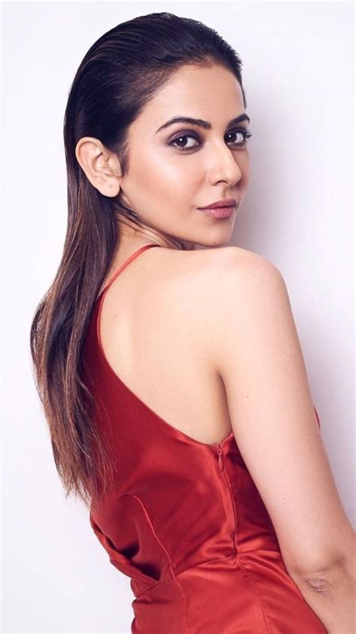 Rakul Preet Singh Net Worth, Age, Height, Bio, Birthday, Wiki!