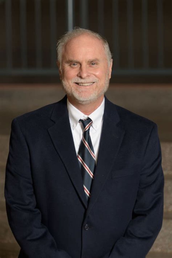 Fame | Robbie Dunbar net worth and salary income estimation Apr, 2024