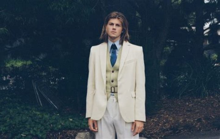 Ruel Shares Poignant New 'Let The Grass Grow'