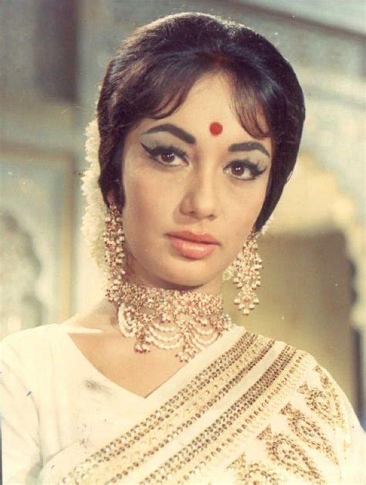 Sadhana Shivdasani - Net Worth, Age, Height, Birthday, Bio, Wiki!