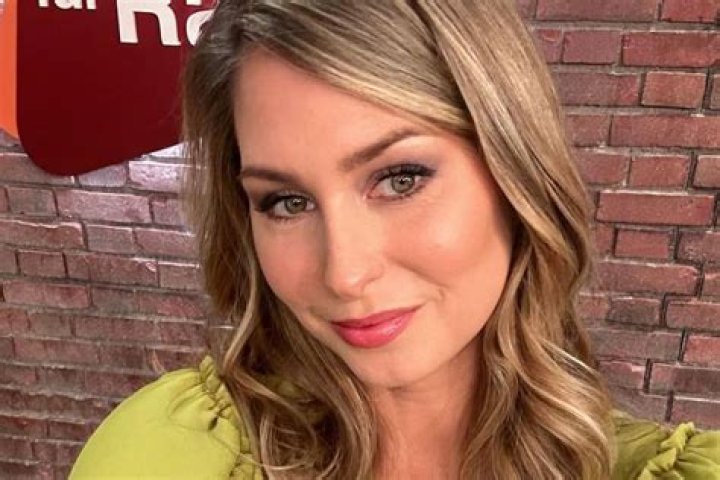 Sarah Schreiber- Biography, Age, Height, Net Worth, Husband, Marriage