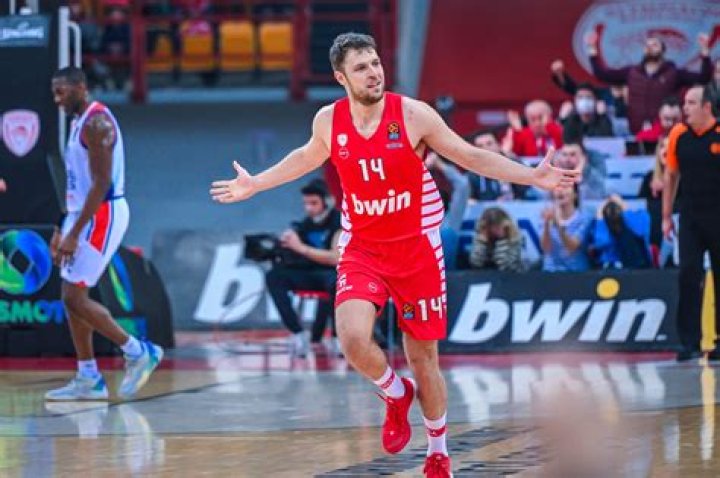 Sasha Vezenkov Net Worth, Age, Height, Bio, Birthday, Wiki!