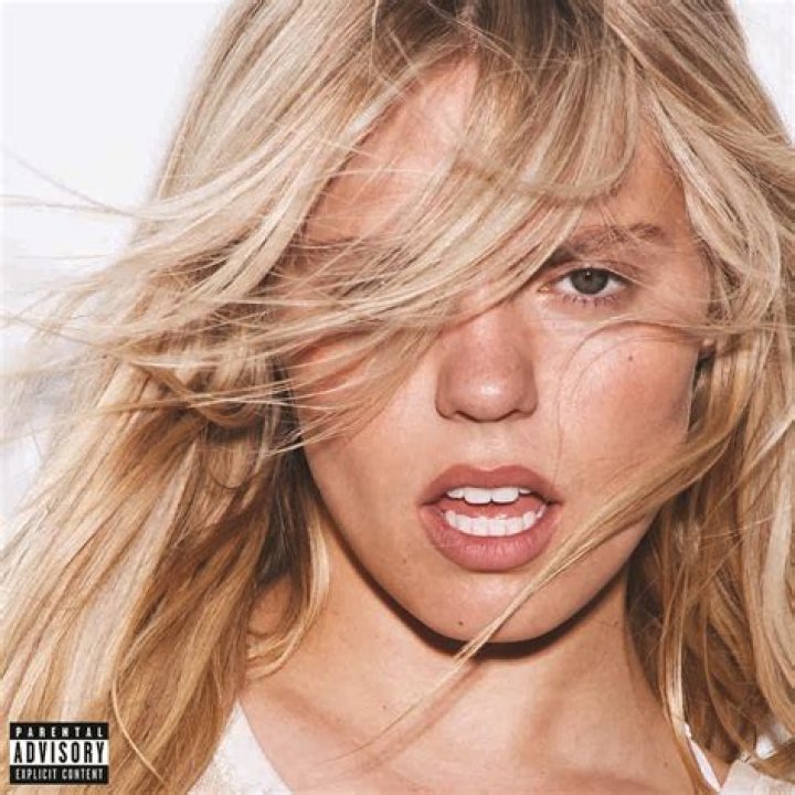 Savina Nicole’s Girlfriend: Who is Savina Nicole Dating?