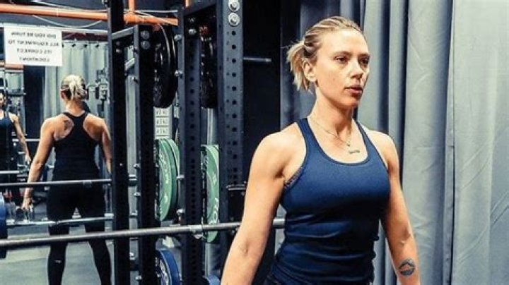 Scarlett Johansson Hates Exercise But Likes Getting Naked (Photo)