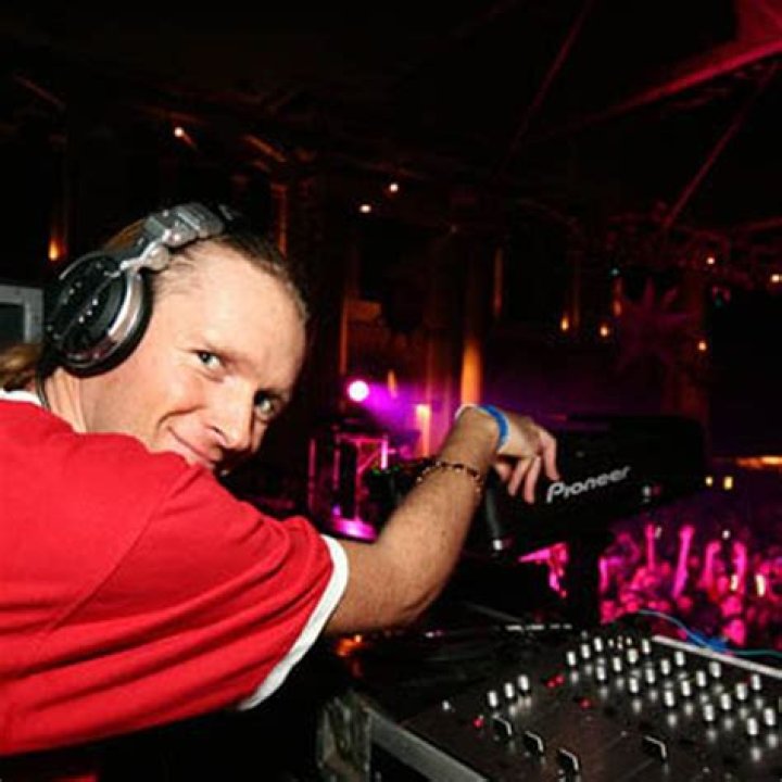 Fame | Scott Brown (DJ) net worth and salary income estimation Jan, 2024