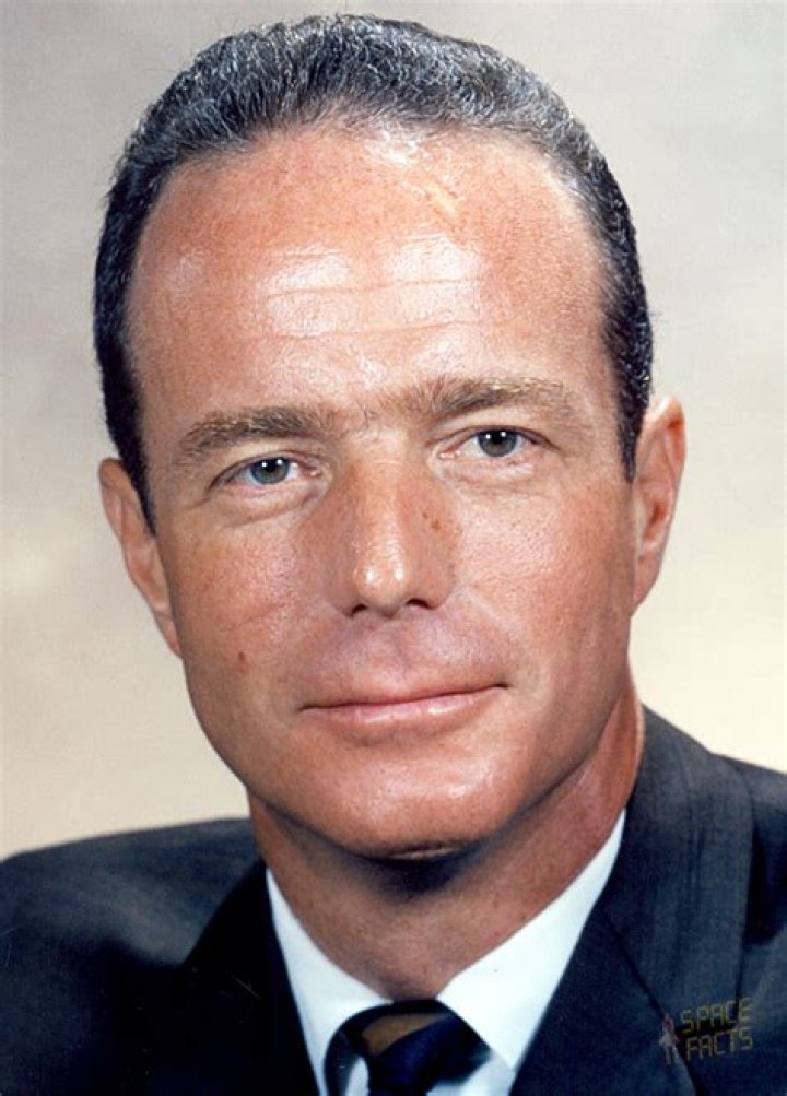 Scott Carpenter Net Worth, Age, Height, Bio, Birthday, Wiki!