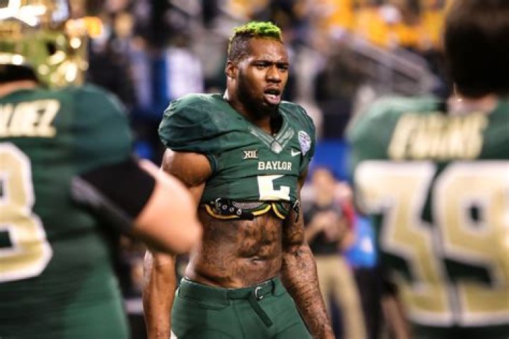 Shawn Oakman Net Worth, Age, Height, Bio, Birthday, Wiki!