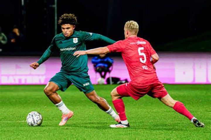 Shola Shoretire- Wiki, Age, Ethnicity, Girlfriend, Height, Net Worth, Career