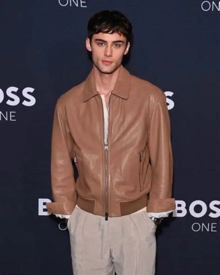 Sienna Franklyn Miller - Net Worth, Age, Height, Birthday, Bio, Wiki!