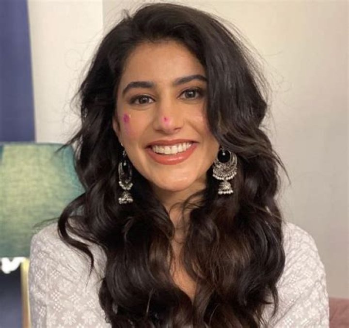 Sonia Rathee Height, Weight, Age, Net Worth, Dating, Bio, Facts