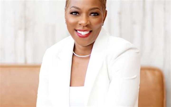 Fame | Stephanie Chung net worth and salary income estimation Apr, 2024