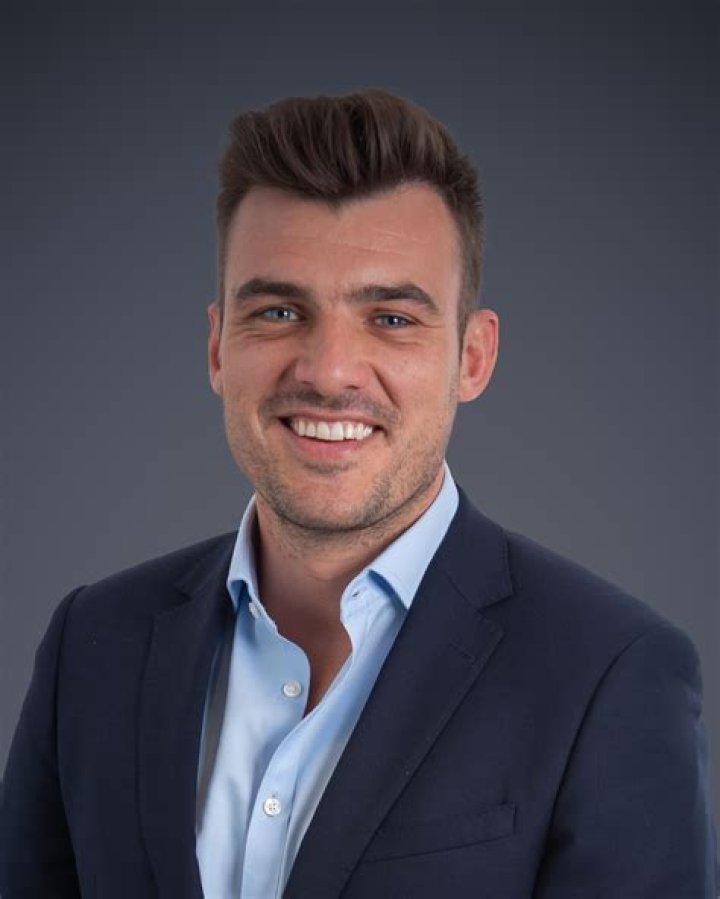 Stephen Beard Net Worth, Age, Height, Bio, Birthday, Wiki!