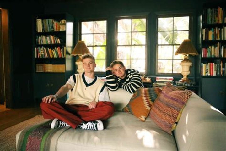 Surfaces Drop New Single "Next Thing (Loverboy)"