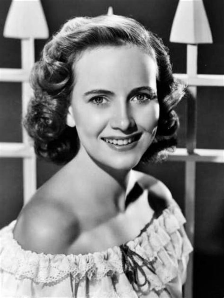 Teresa Wright Net Worth, Age, Height, Bio, Birthday, Wiki!