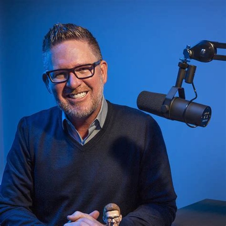 Fame | Tom Ferry net worth and salary income estimation Apr, 2024