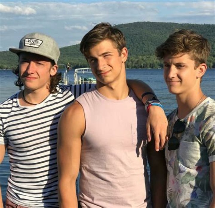 Tommy Mizzone - Net Worth, Age, Height, Birthday, Bio, Wiki!